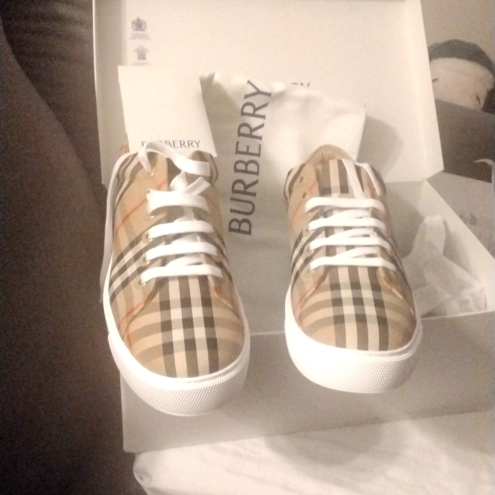 Burberry sneakers authentic